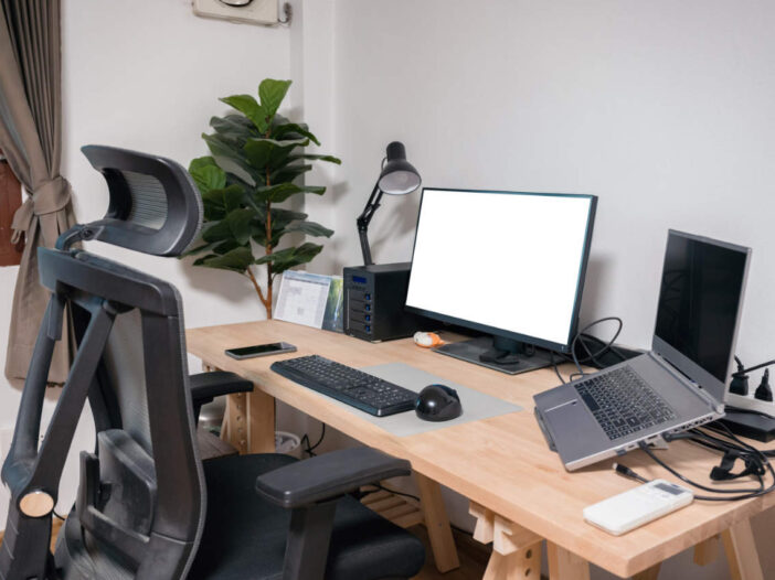 Definition of a DSE user - desk set-up with ergonomic chair