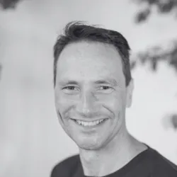 Julian Roberts